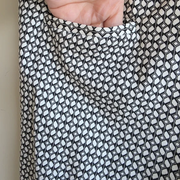 Amanda & Chelsea Black and White Geometric Skinny Pants - Picture 11 of 12